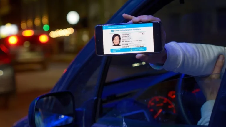 Córdoba adhiere a la licencia de conducir digital