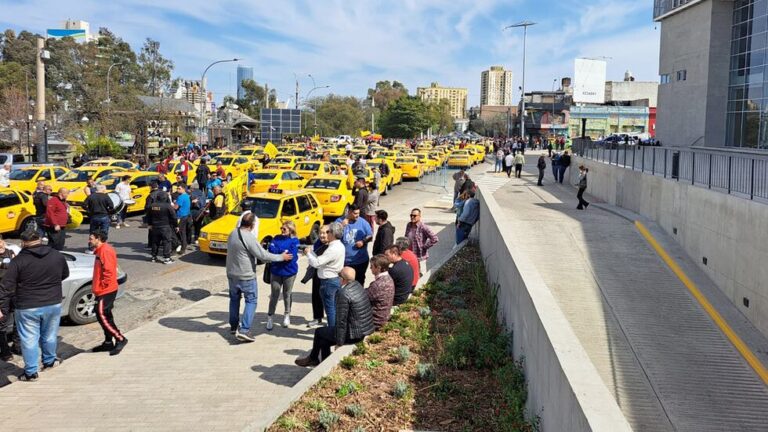Tras la marcha de taxis, el Concejo Deliberante tratará la regulación de Uber
