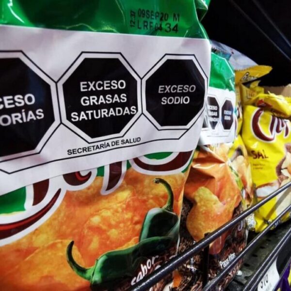 Debaten erradicación del etiquetado frontal en alimentos